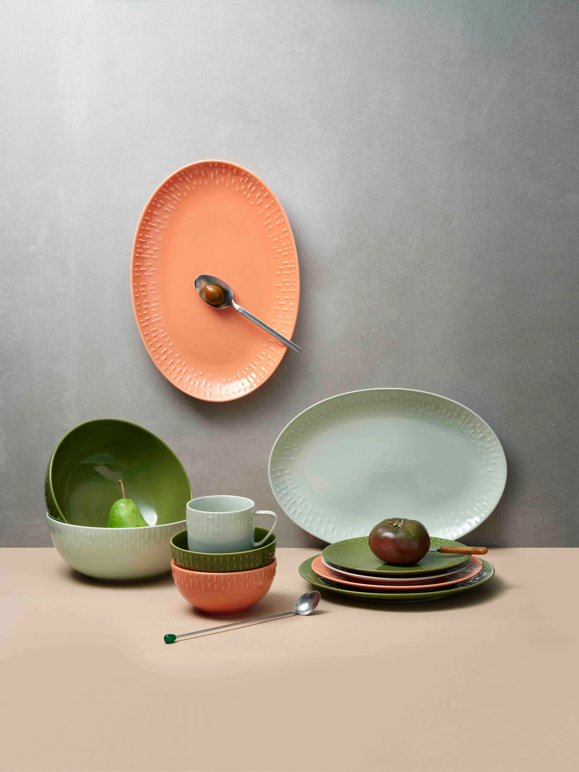 Confetti plate, Olive, Ø27.5 cm Aida
