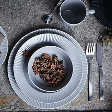 Groovy deep plate Ø 23 cm - Grey - Aida