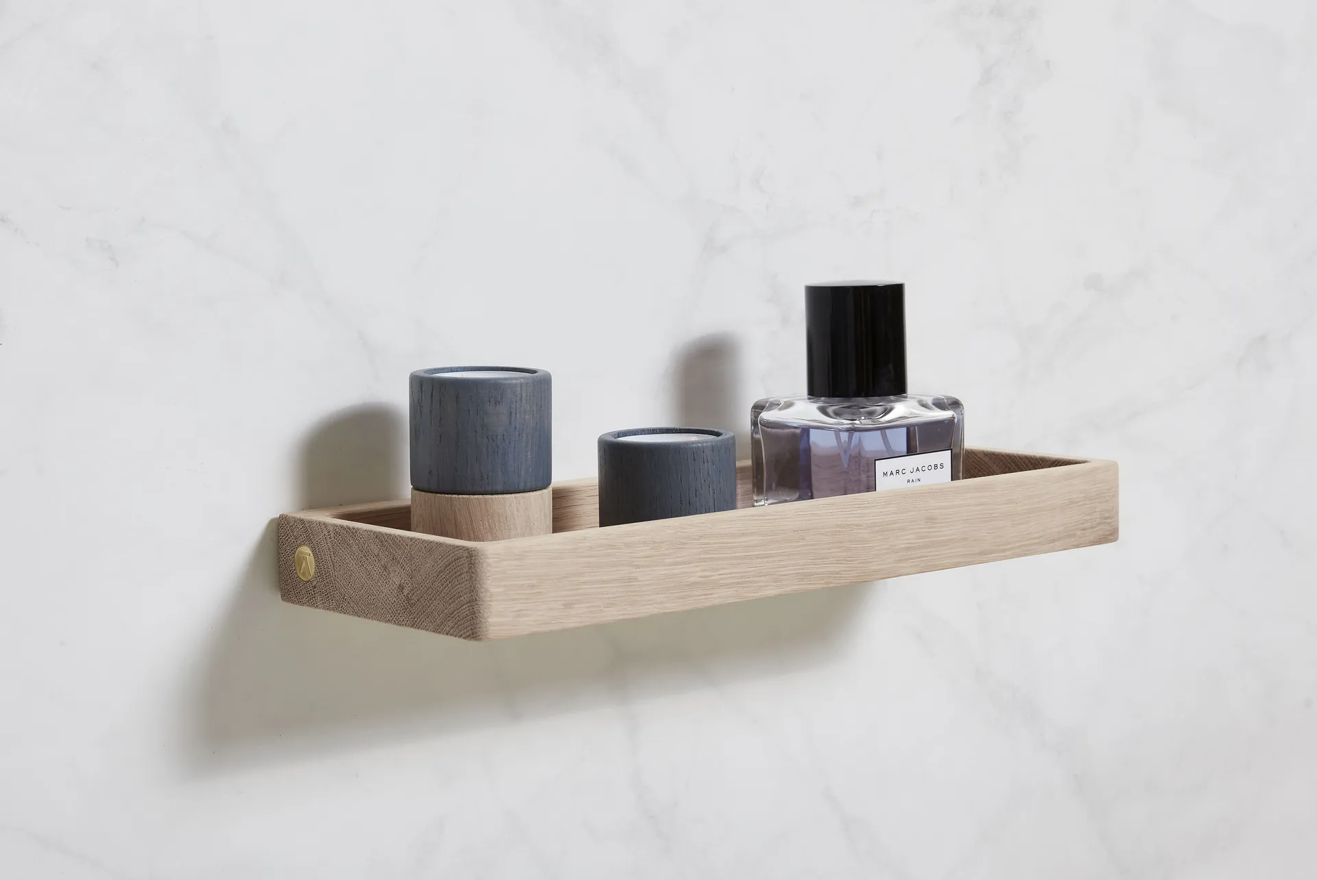 Shelf 11 wall shelf 44 cm, Lacquered oak Andersen Furniture