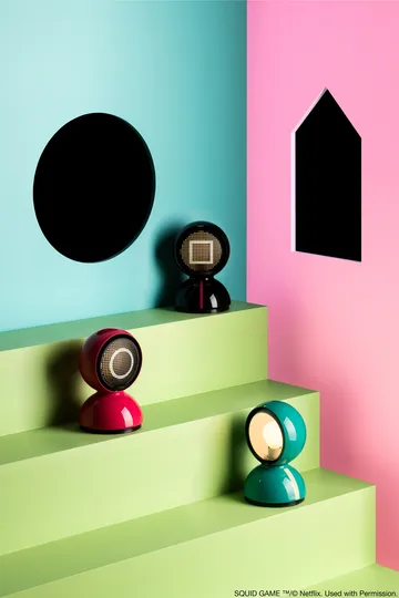 Eclisse x Squid Game table lamp Special Edition - Guard pink - Artemide
