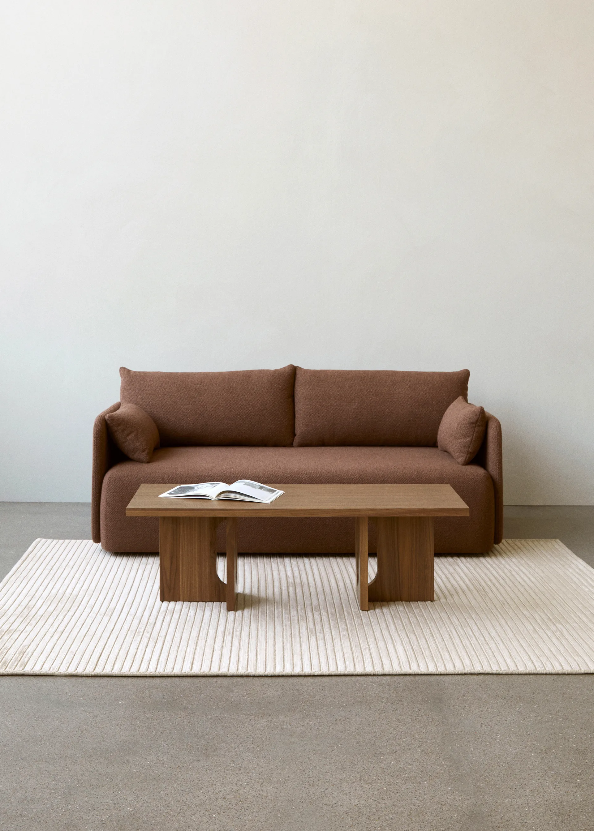 Offset sofa 2-seats, Audo Bouclé 08 Bordeaux Audo Copenhagen