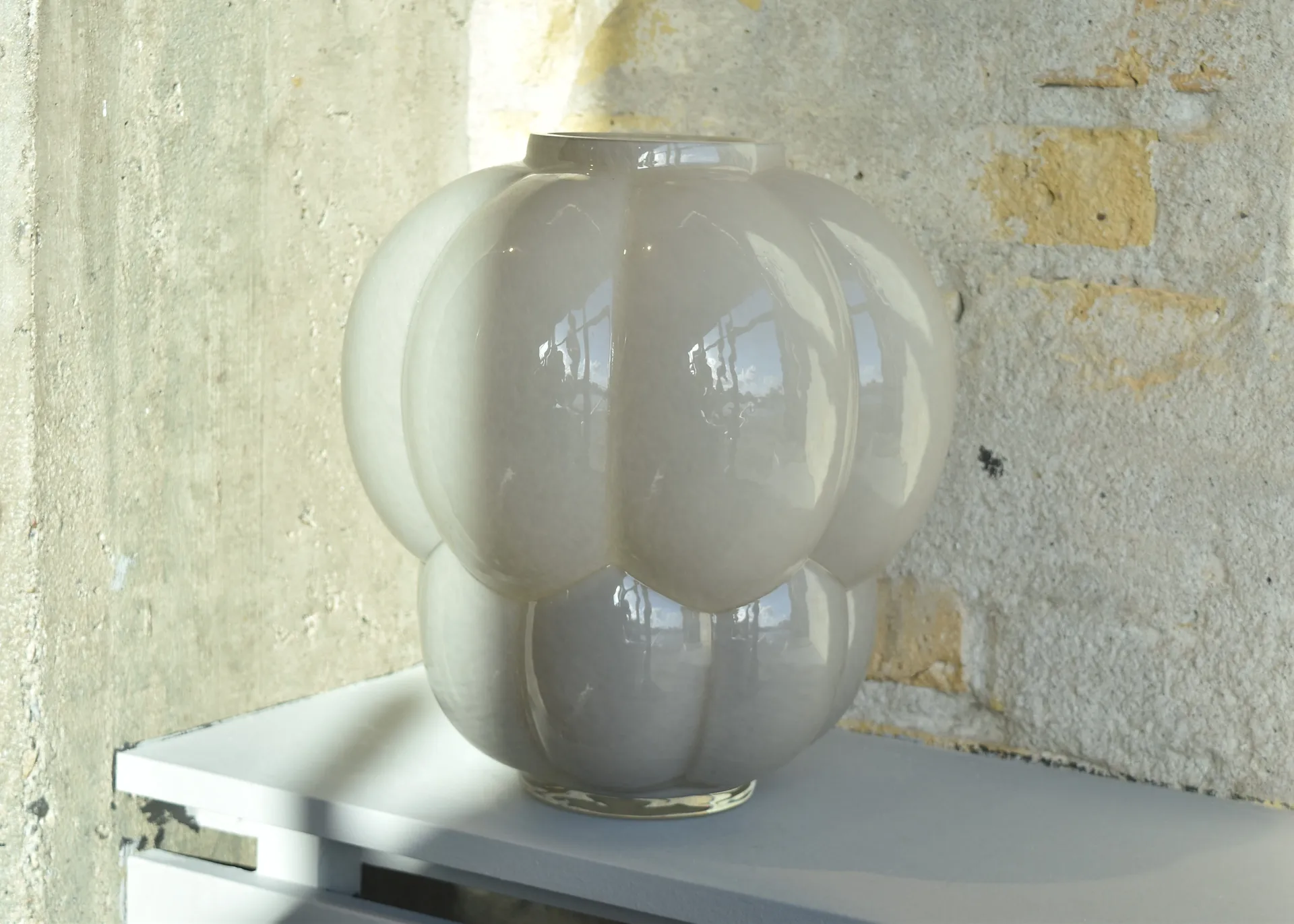 Uva vase 35 cm, Dove Grey AYTM