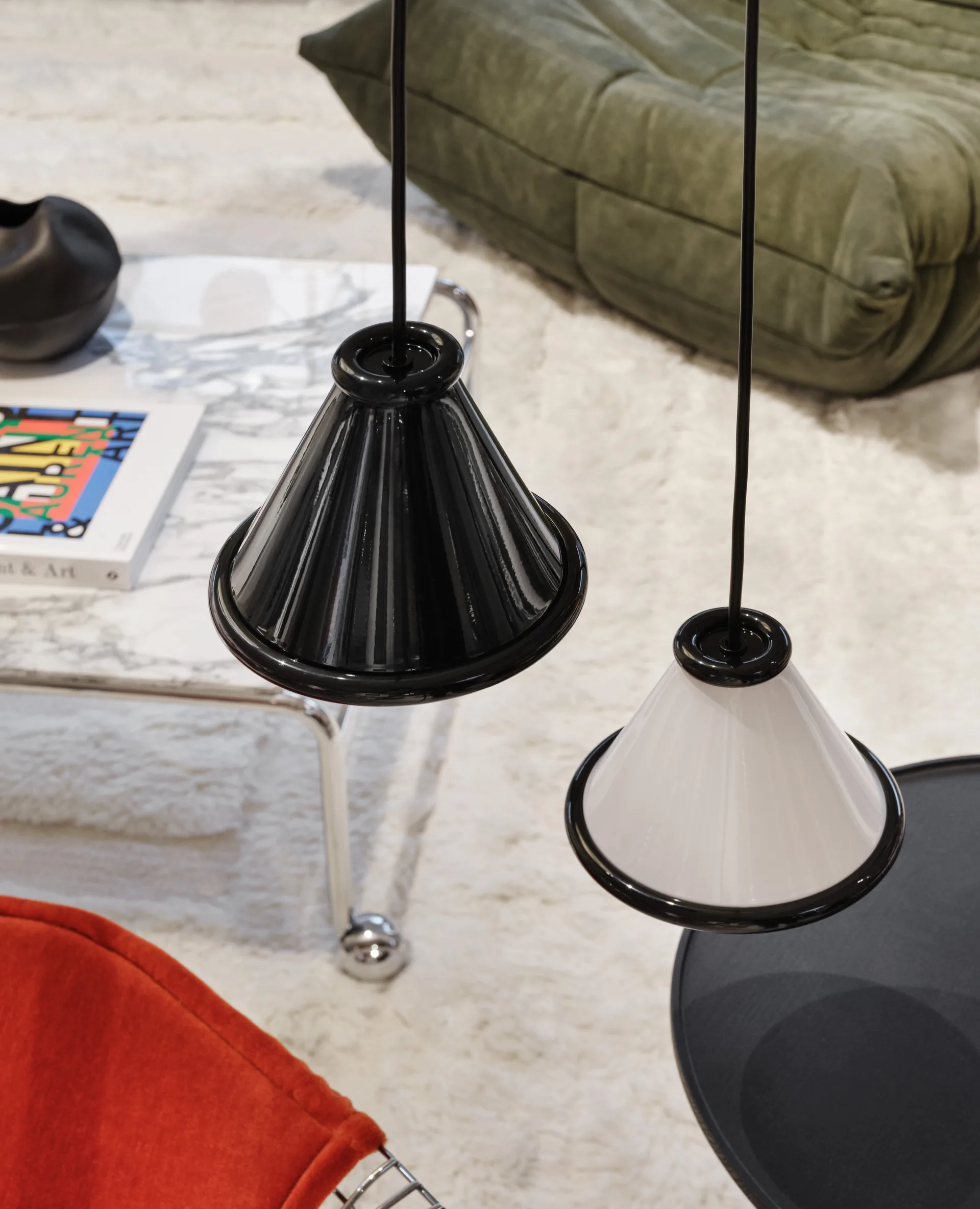 Belle pendant Ø15 cm, Glossy black Belid