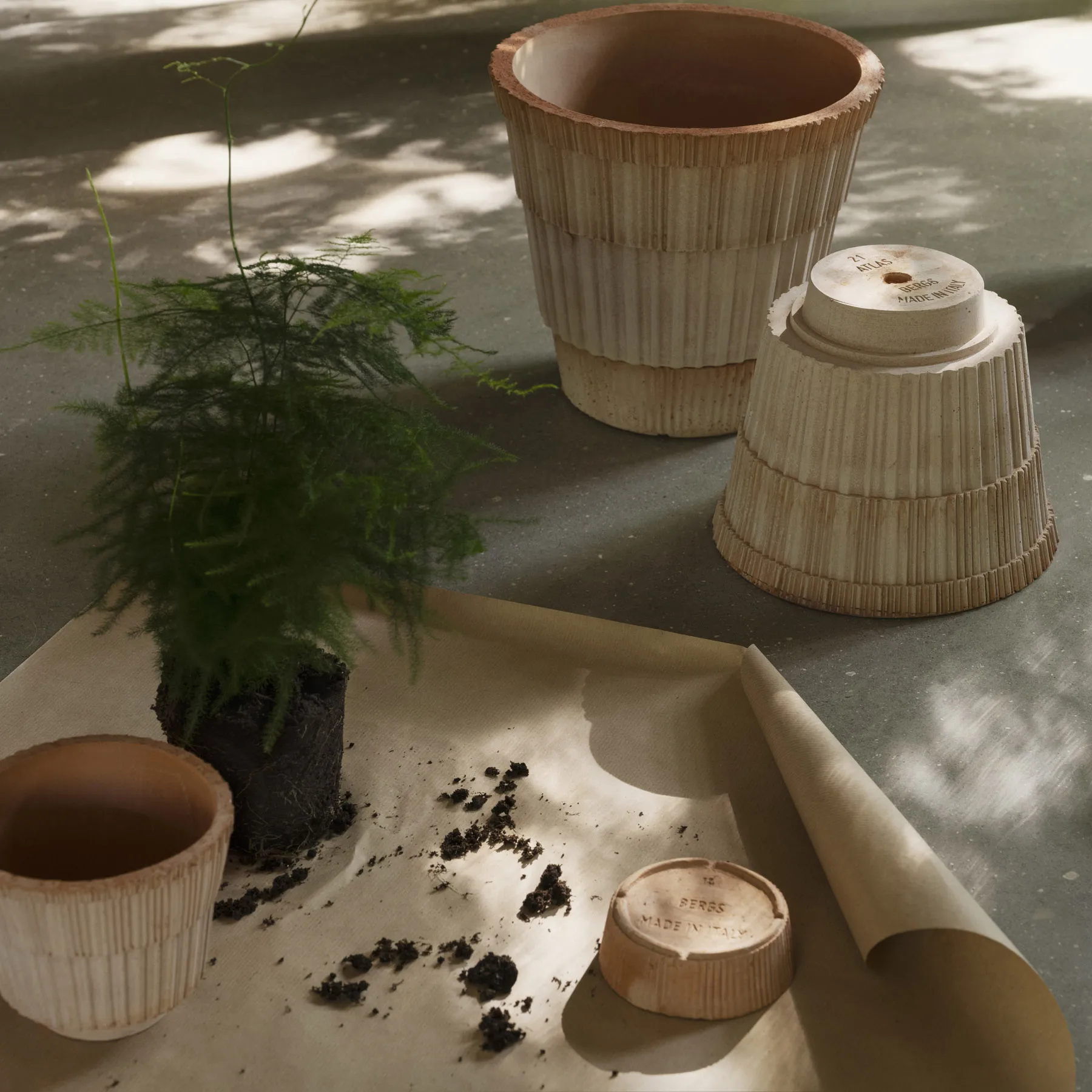 Atlas raw pot with saucer, Pink, Ø14 cm Bergs Potter