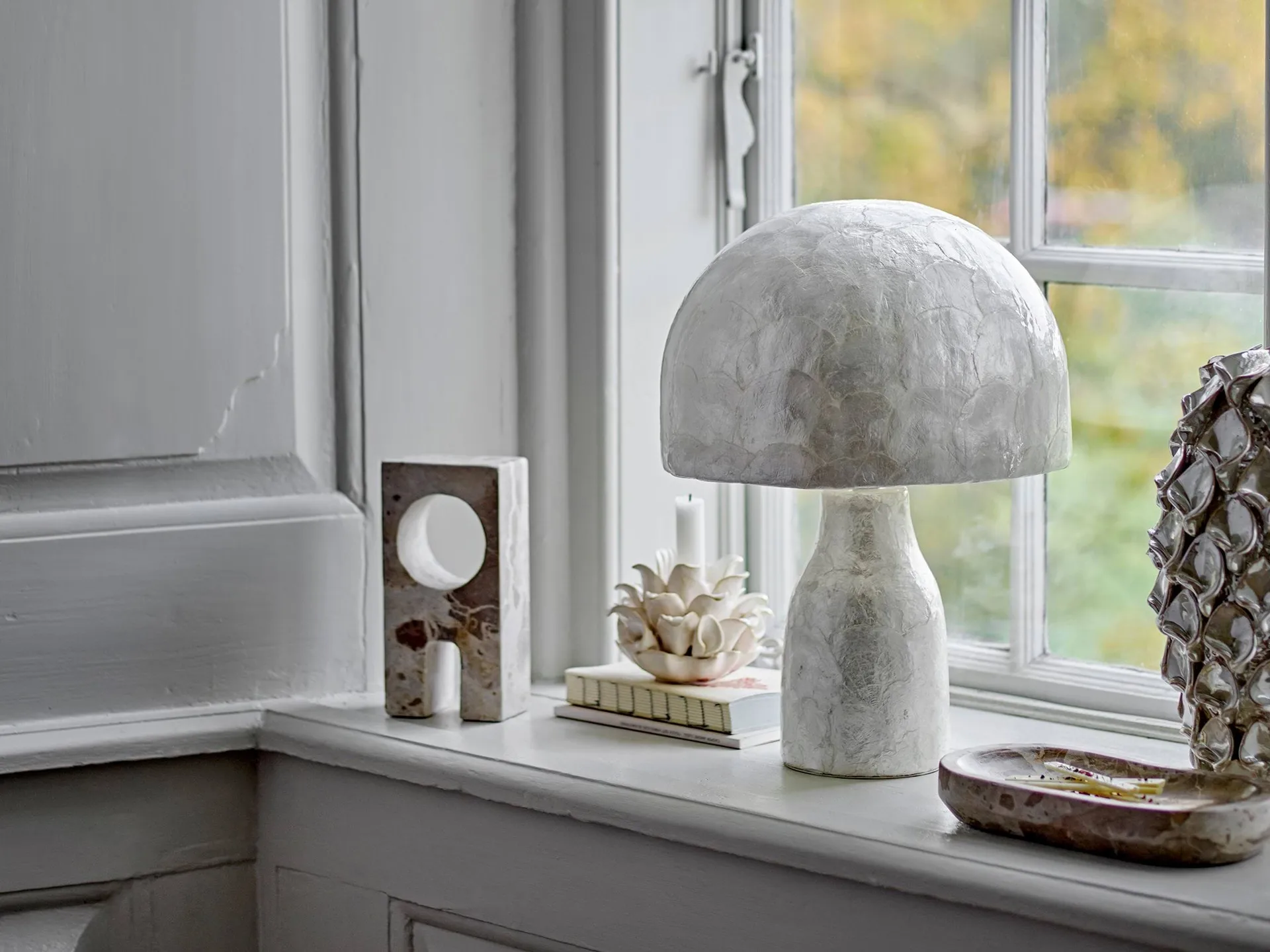Adria table lamp, Nature, Mother of pearl Bloomingville