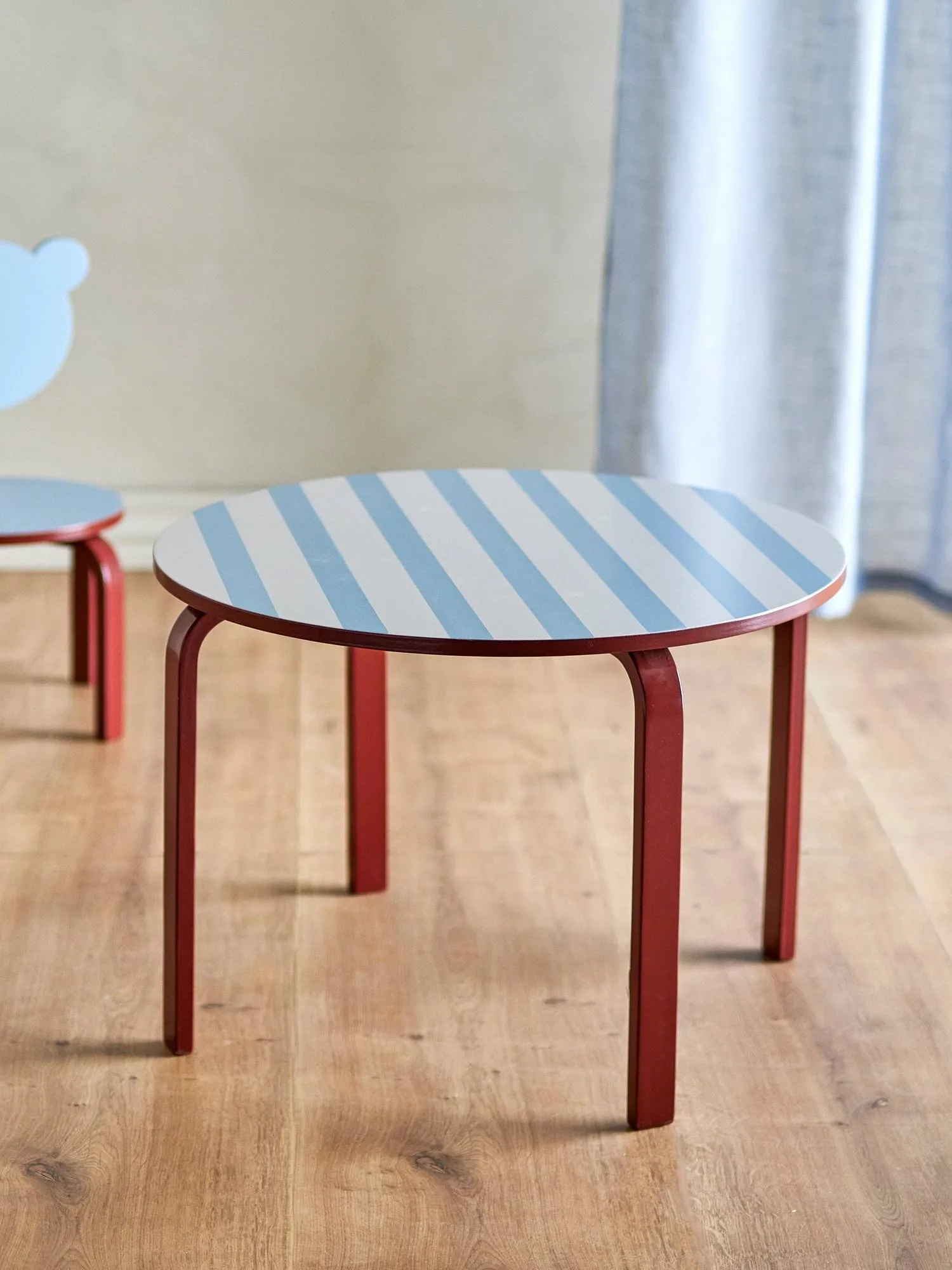 Liova table, Blue-white, Ø65 cm Bloomingville