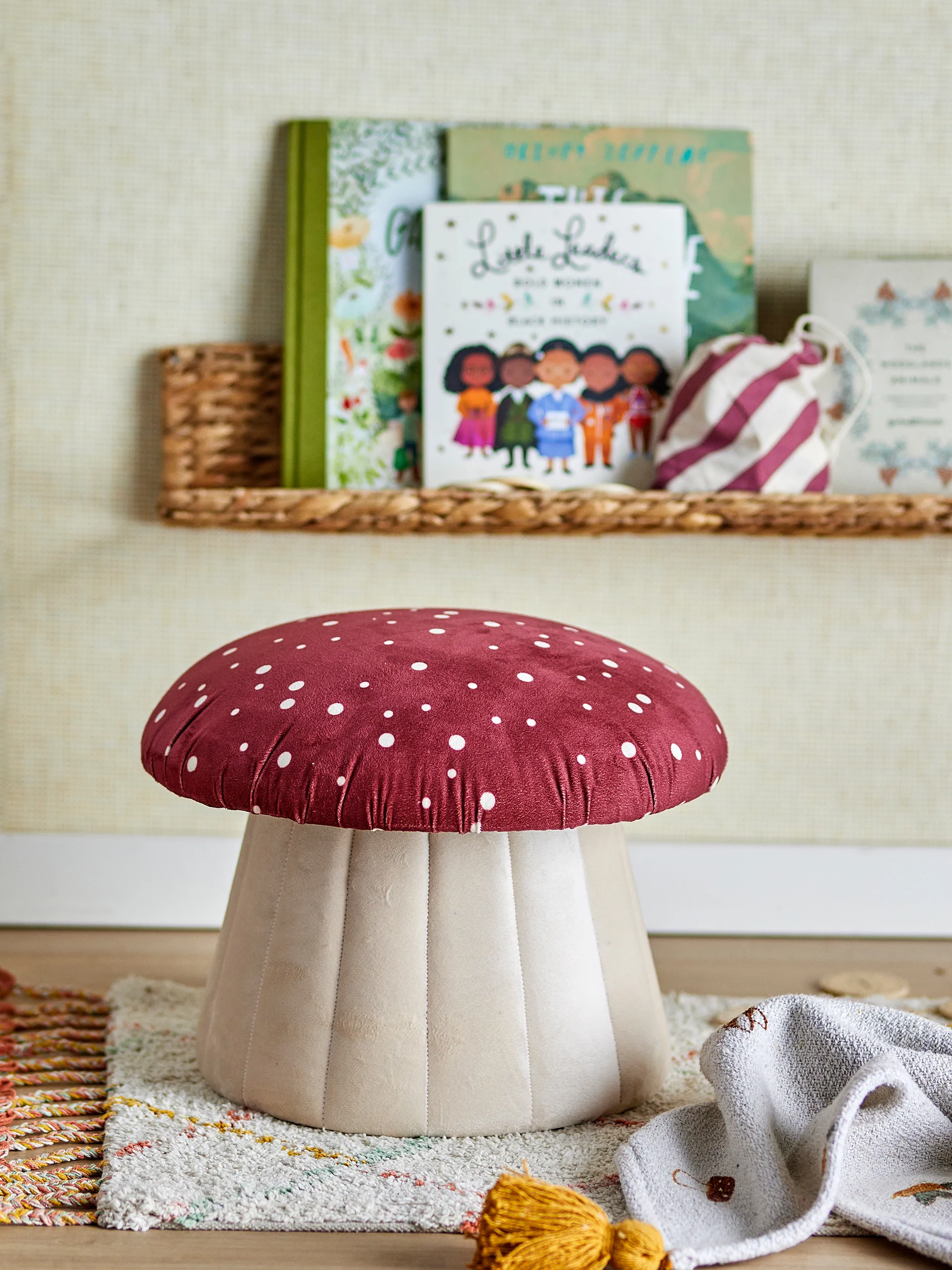 Lue pouf Ø37x30 cm, Red Bloomingville