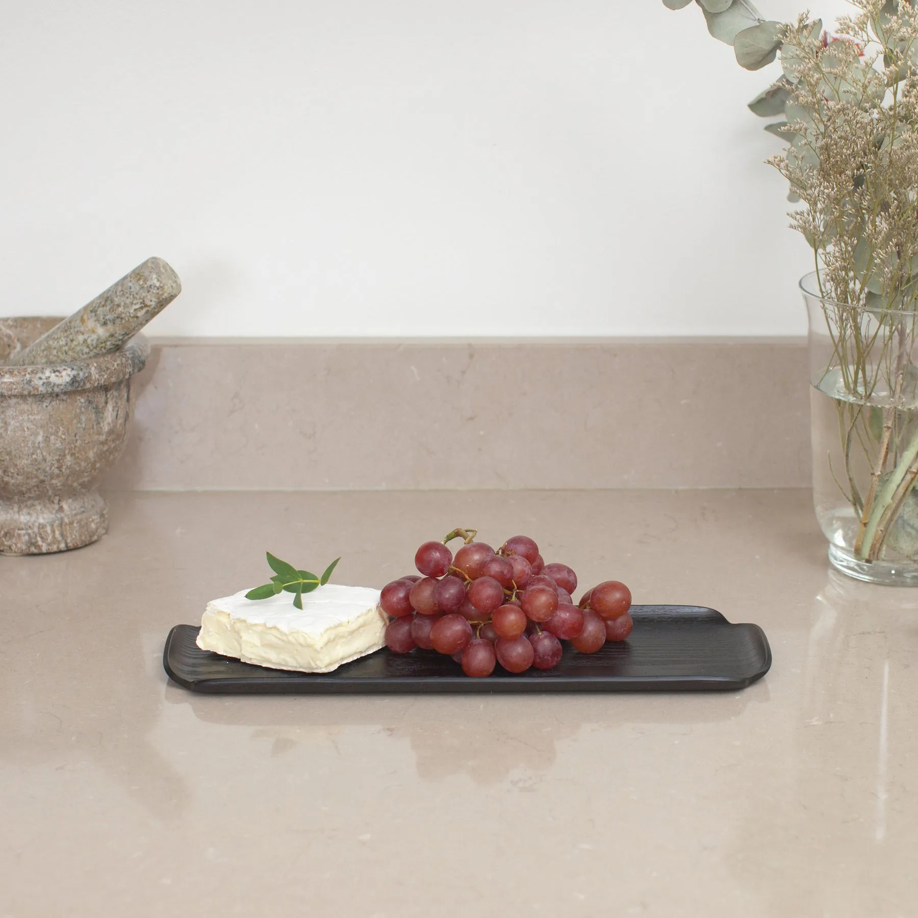 Leaf™ Wooden tray water- and oil-resistant 33x11.5 cm, Black willow wood Bosign