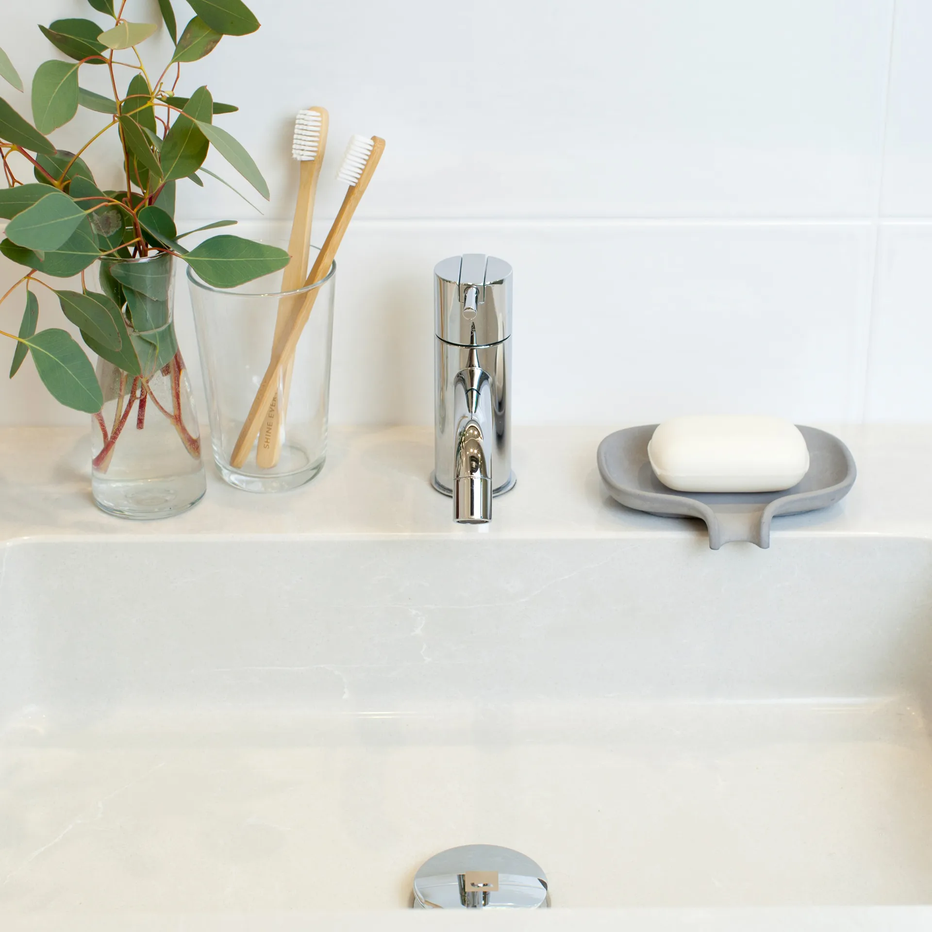 Soap Saver Flow soap dish with drainage spout concrete, Grey Bosign
