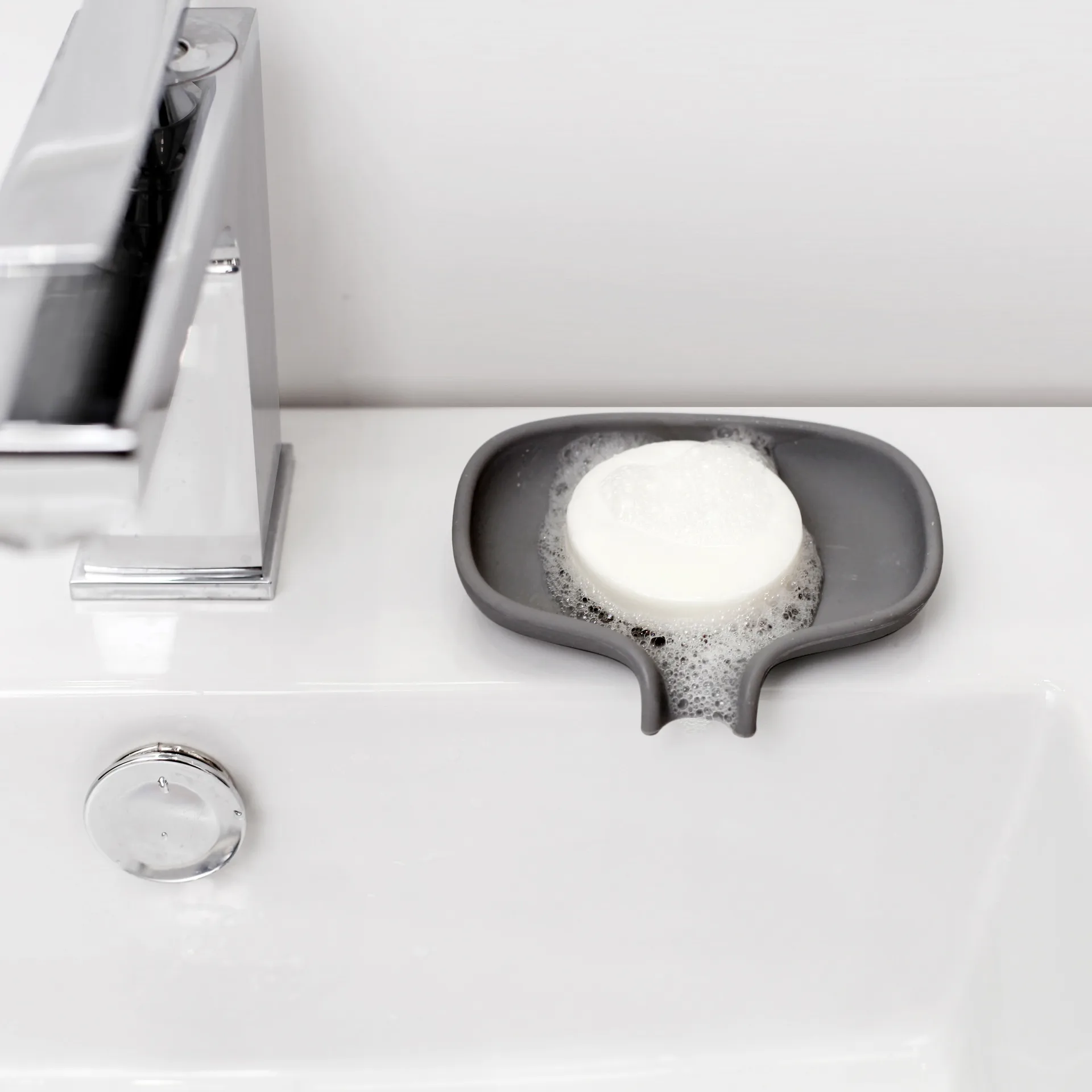 Soap Saver Flow soap dish with drainage spout small, Graphite grey Bosign