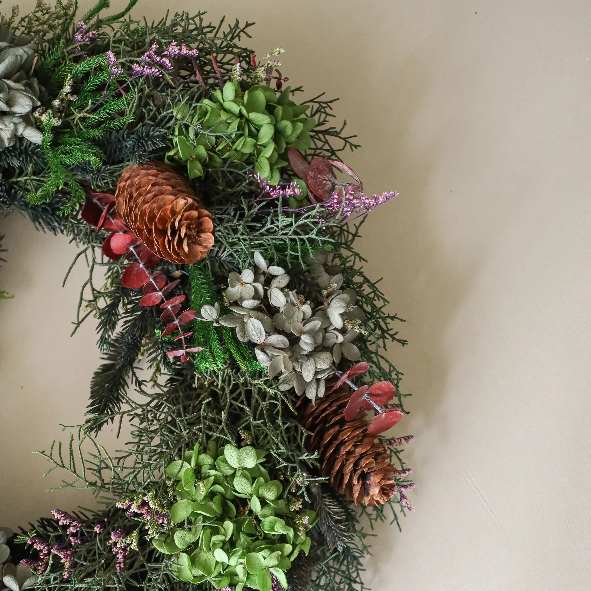 Botanical Forest Wreath wreath, Hydrangea-eucalyptus-pine branches-cones, Ø40 cm Botané