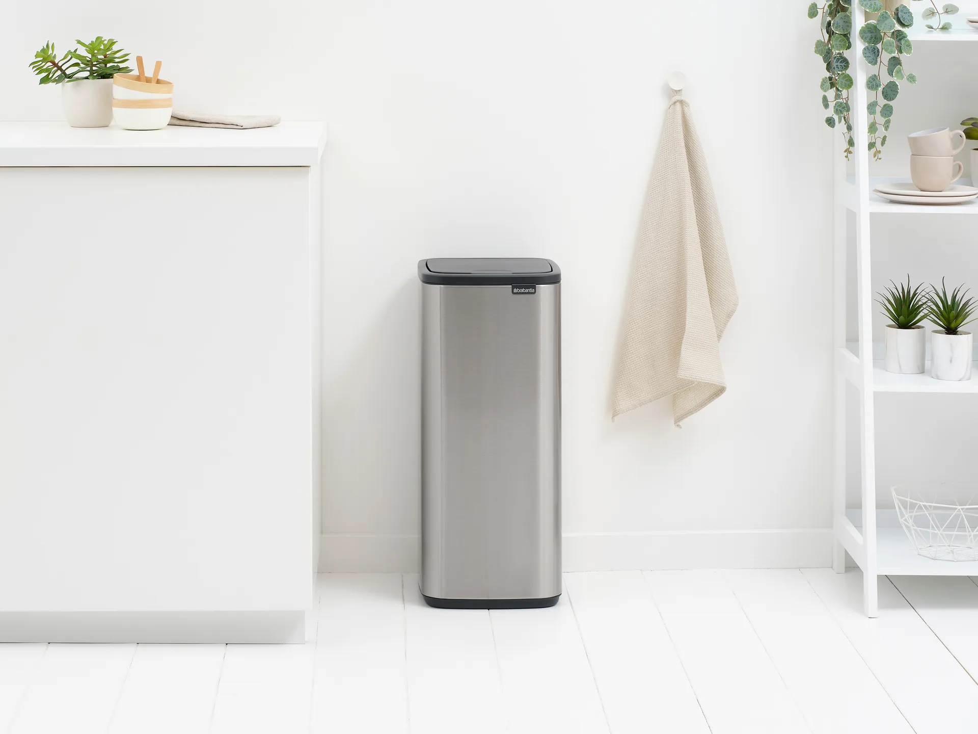 Bo Touch Bin 30 L, Matte Steel Fingerprint Proof Brabantia