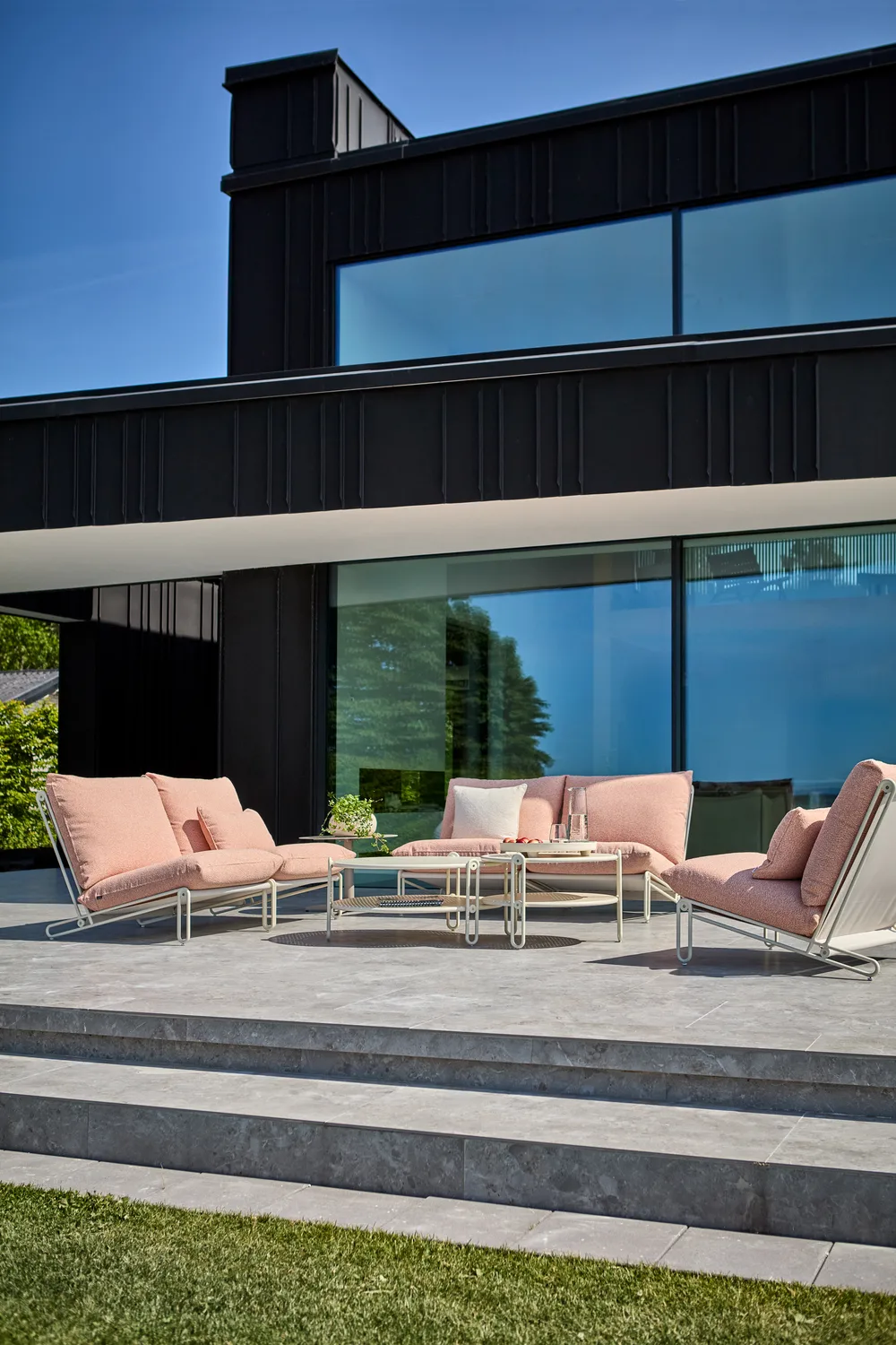 Blixt lounge armchair, Pearl white-teddy orange Brafab
