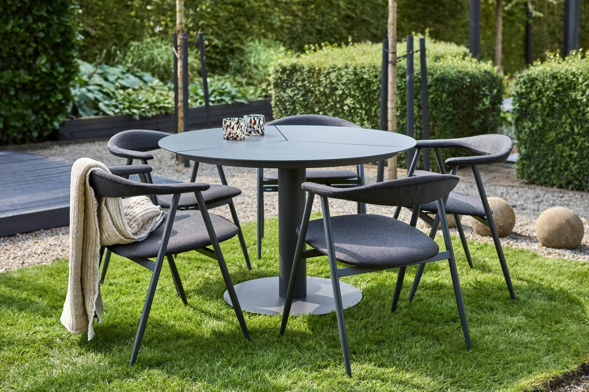 Peace dining table Ø110 cm Anthracite,  Brafab