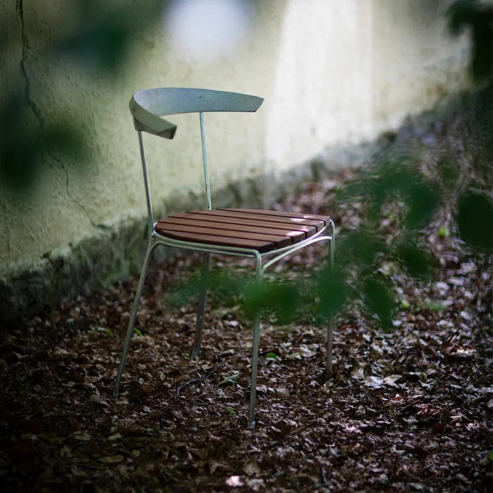 Dover chair, Mahogany, raw aluminum stand Byarums bruk