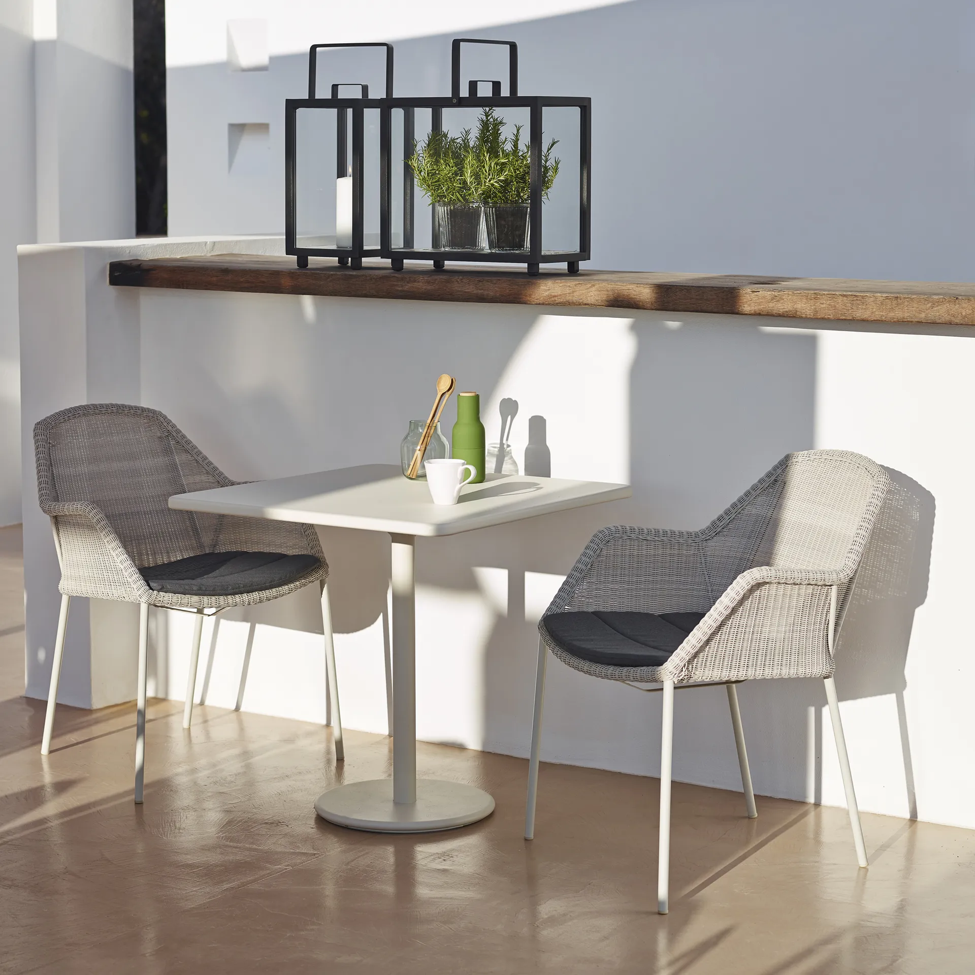 Breeze stackable armchair weave, White grey Cane-line