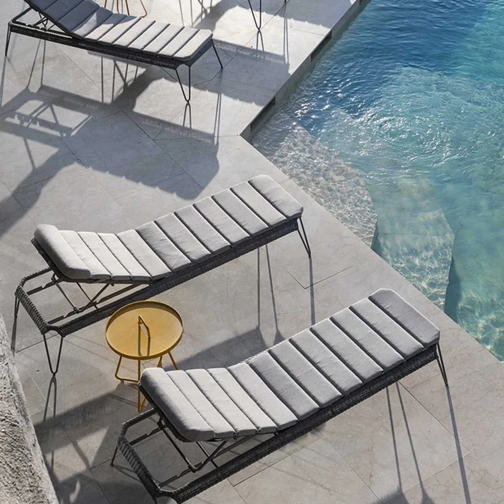 Breeze sun lounger weave, Light grey Cane-line