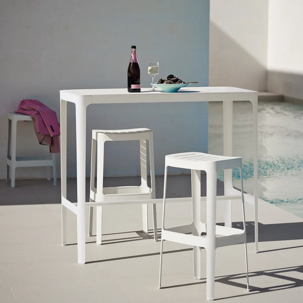 Cut bar table, Black Cane-line