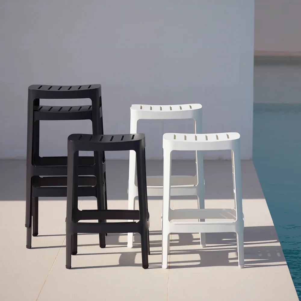 Cut barstool, Black Cane-line