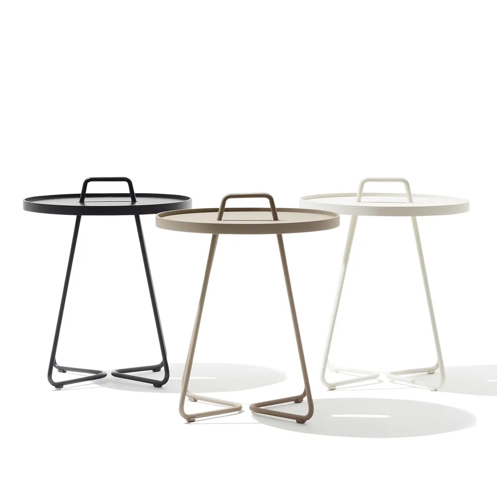 On the move table Ø52 cm, Black Cane-line