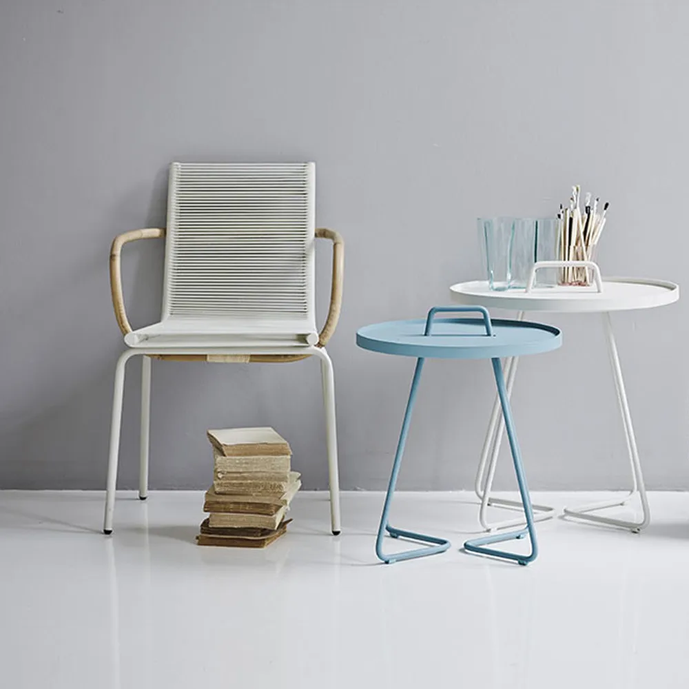 On the move table Ø52 cm, White Cane-line