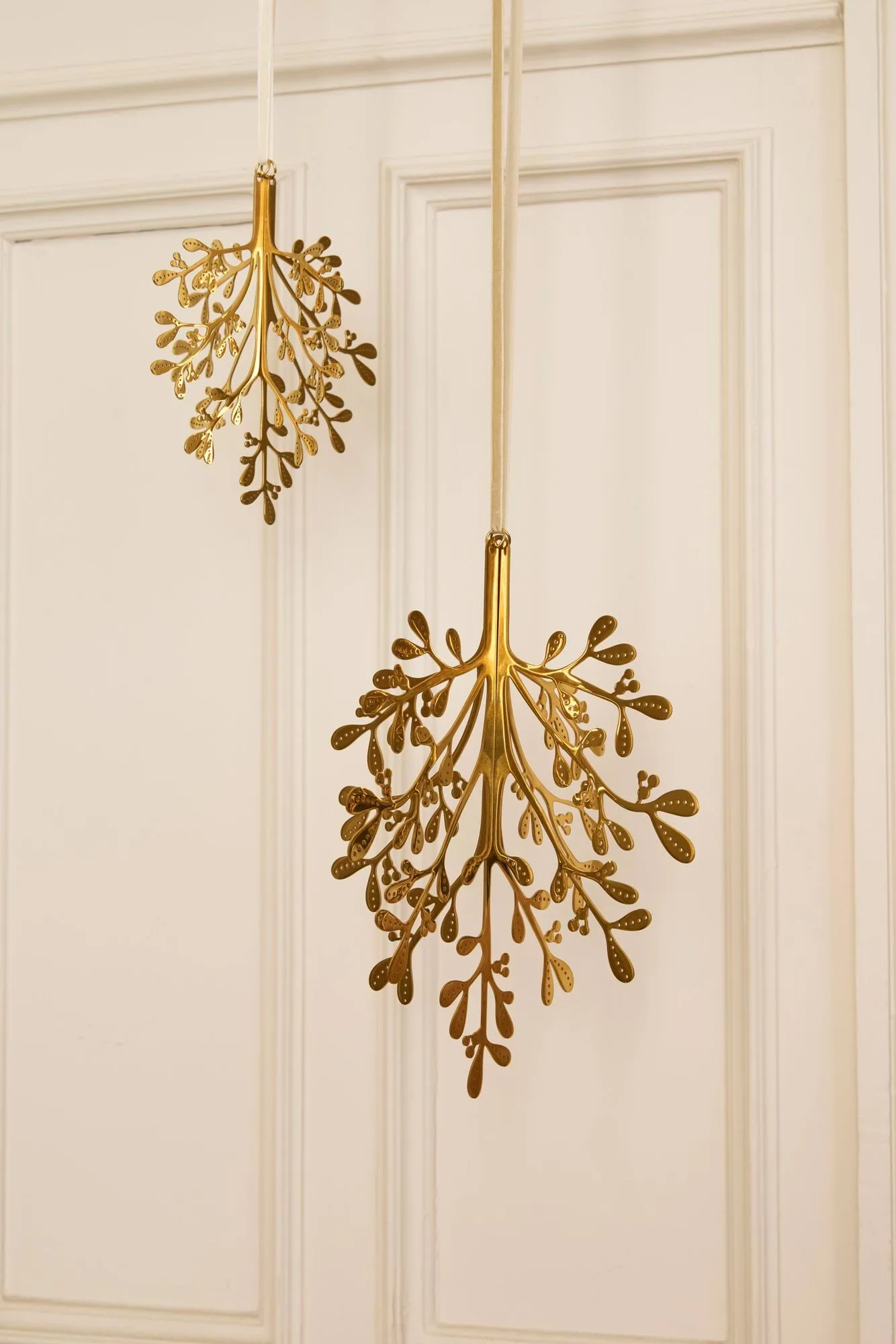 Mistletoe hanging decoration 2-pack, Brass, 29 cm Cooee Design