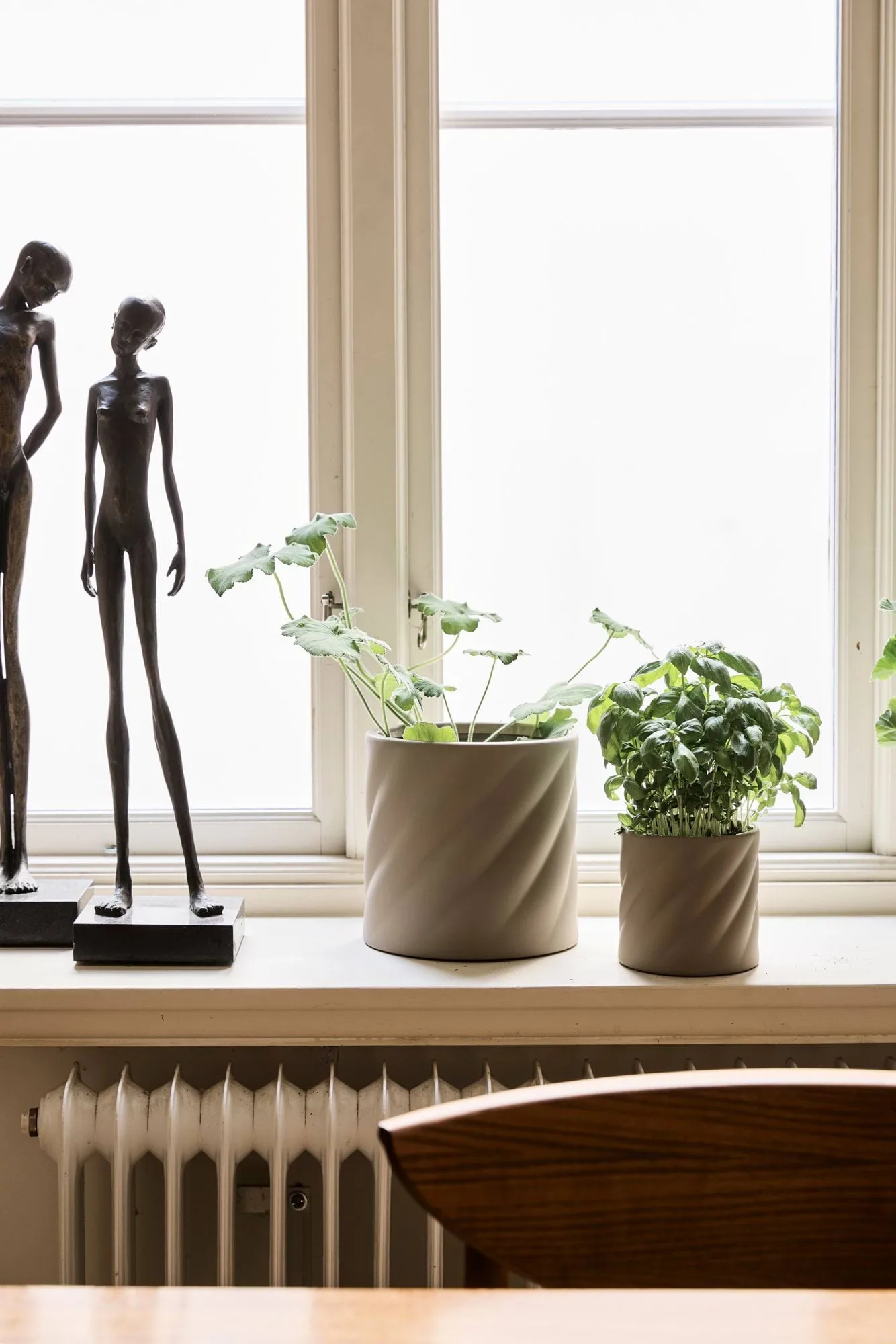 Twist plant pot, Sand, medium Ø19 cm Cooee Design