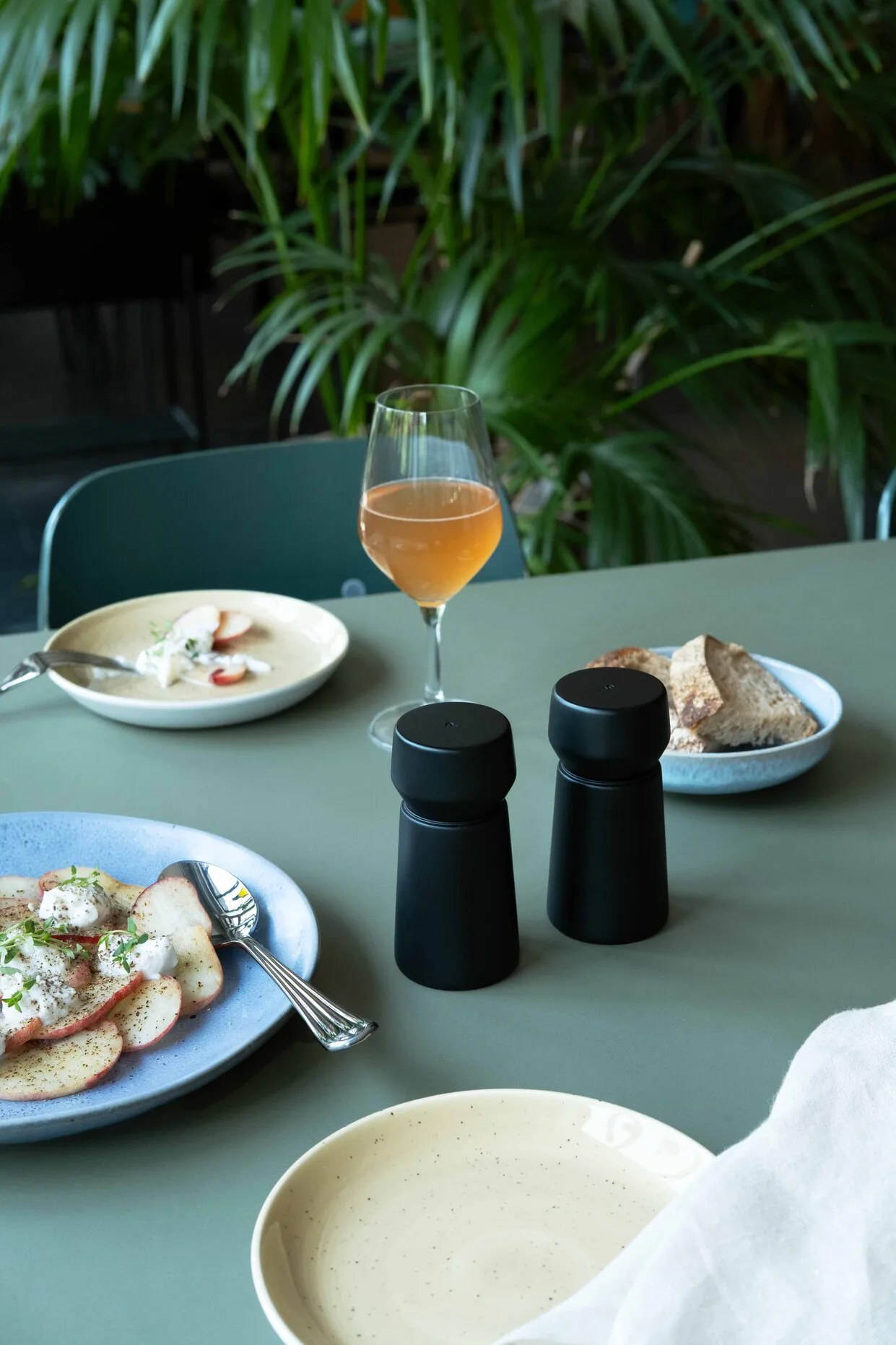 Amsterdam salt and pepper mill set, Black, FSC beech, 2 parts Crushgrind