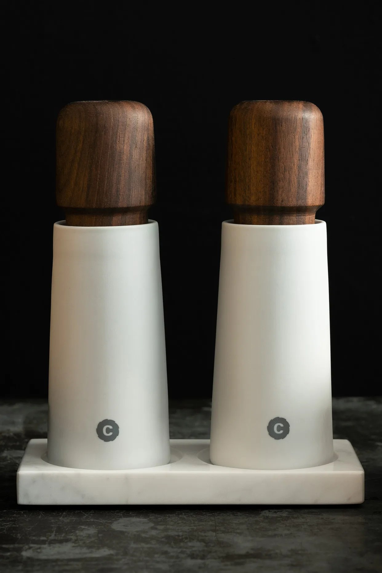 Tabletopper spice grinder stand, White marble Crushgrind