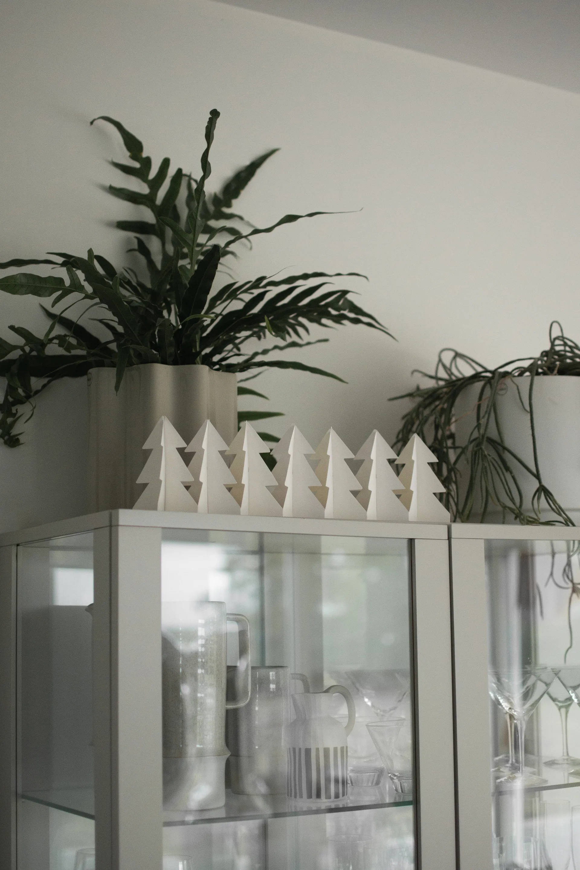 Tree in a row decoration 60 cm, White, 7x60 cm DBKD