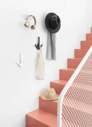 Arrow hanger - black - Design House Stockholm