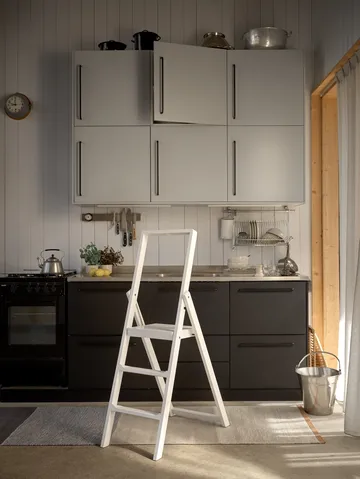 Step ladder - White-lacquered - Design House Stockholm