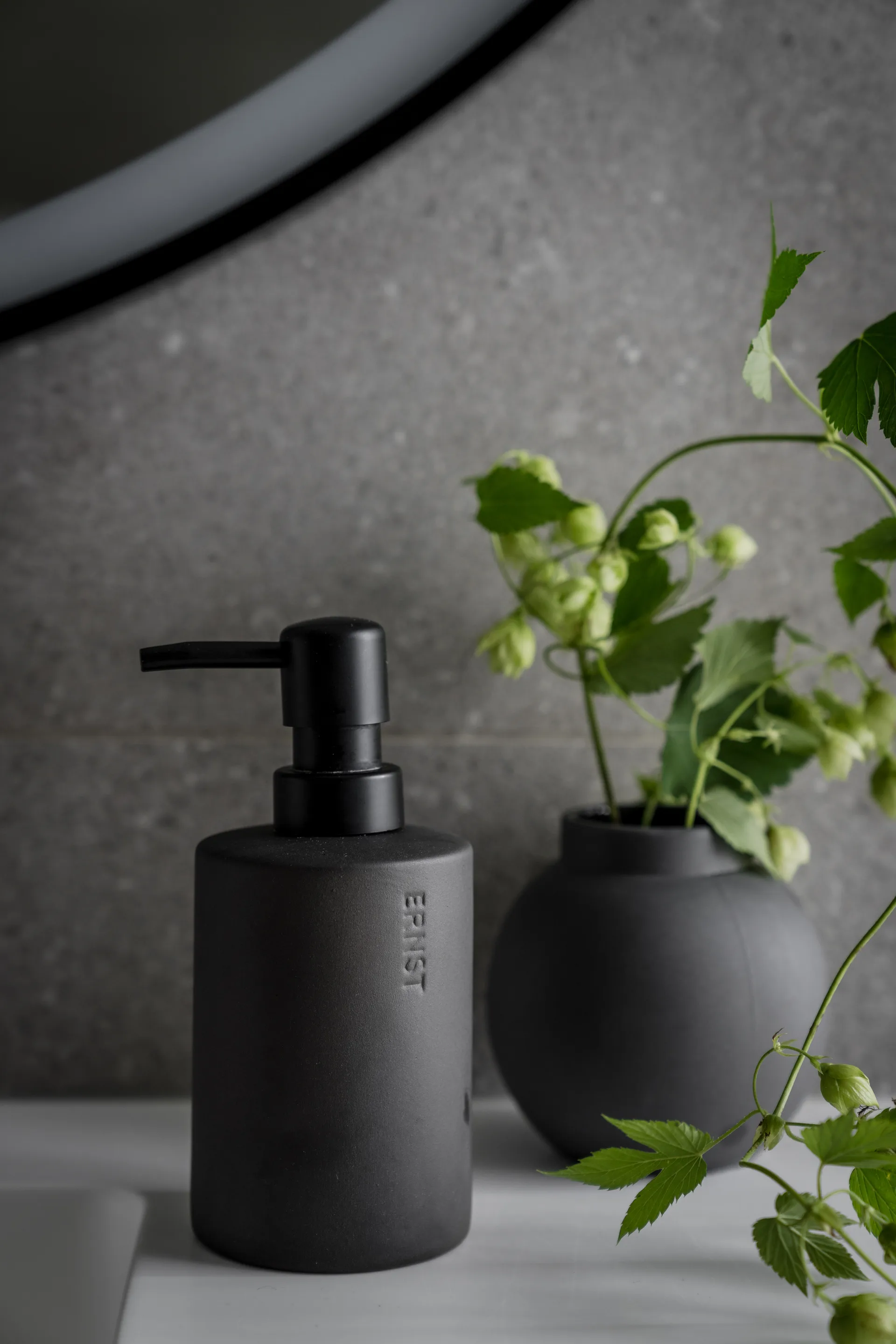 Ernst soap dispenser 35 cl, Dark grey ERNST