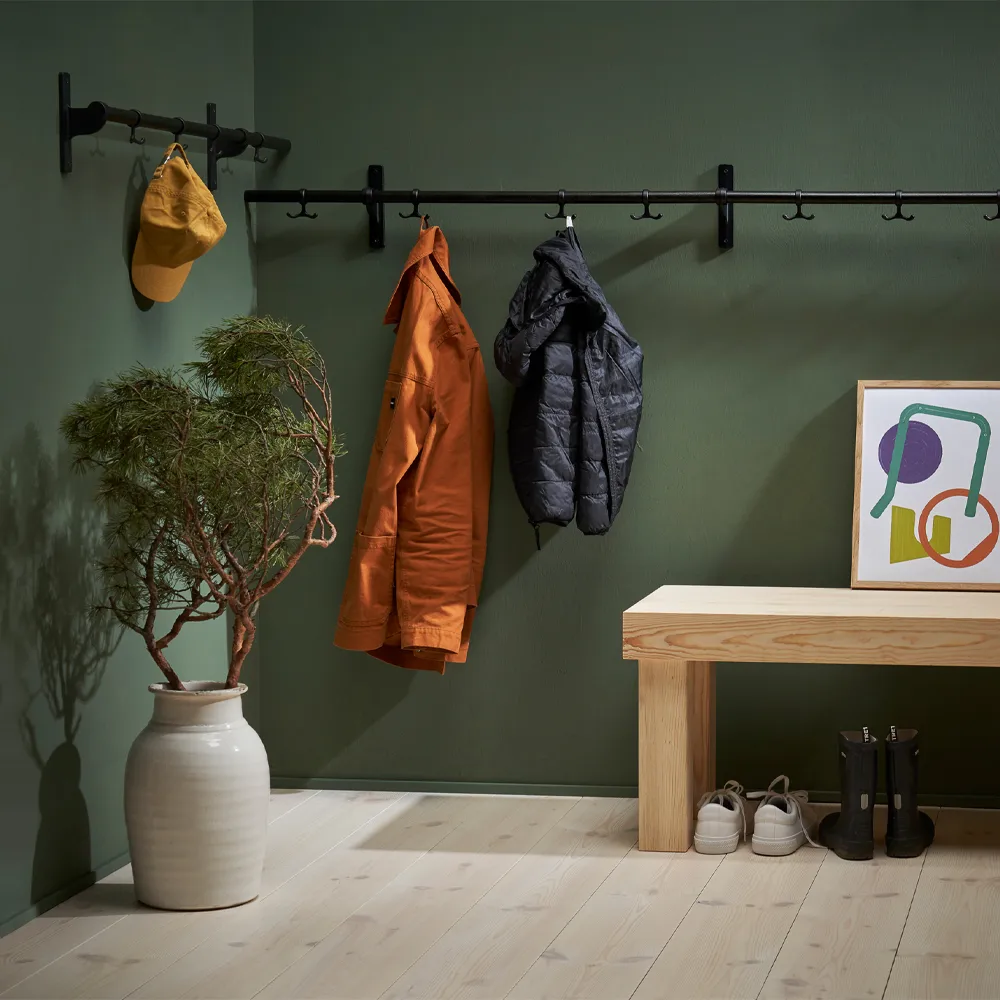 Nostalgi Hook rack, Walnut, white stand Essem Design