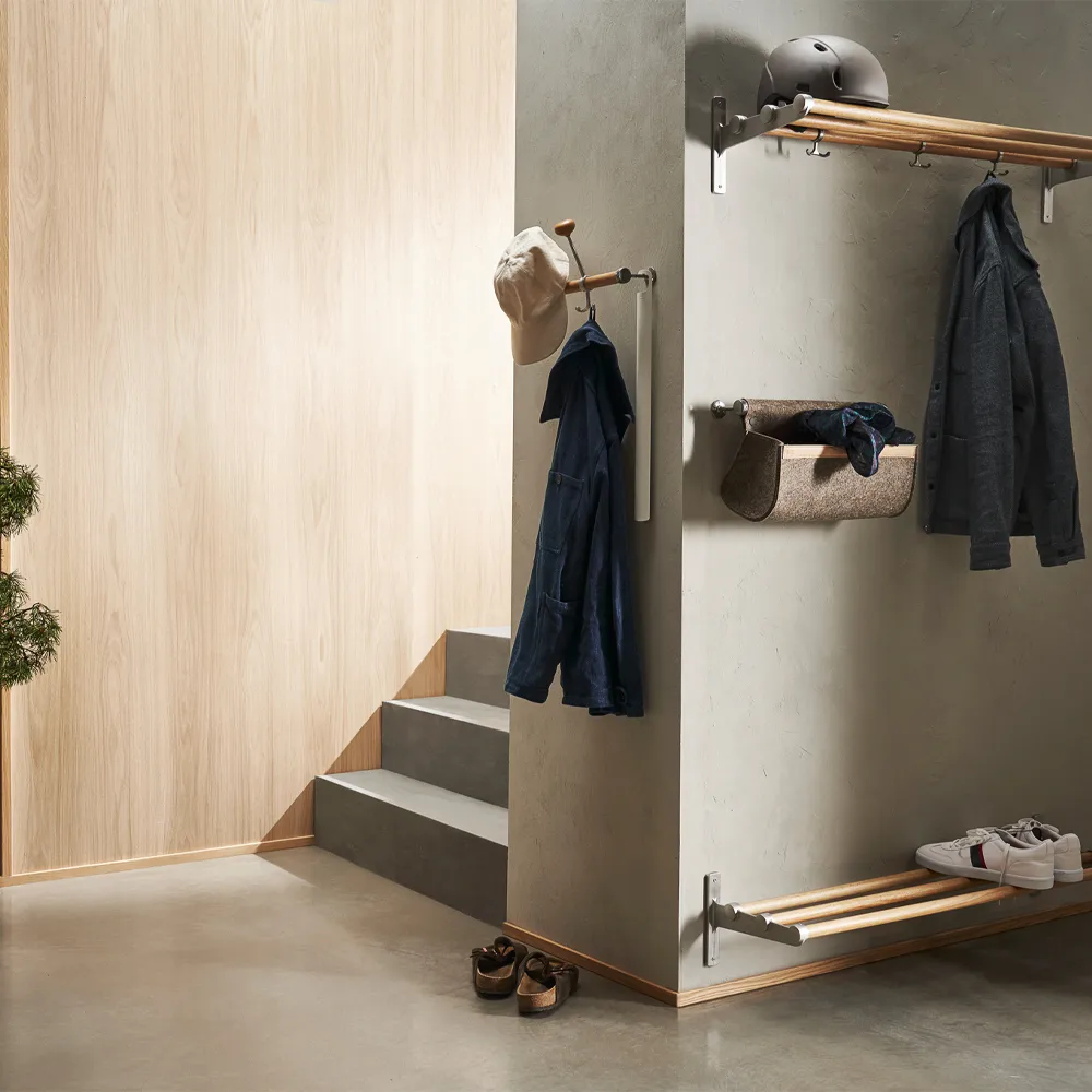 Nostalgi Shoe or hat shelf, Black, white stand Essem Design