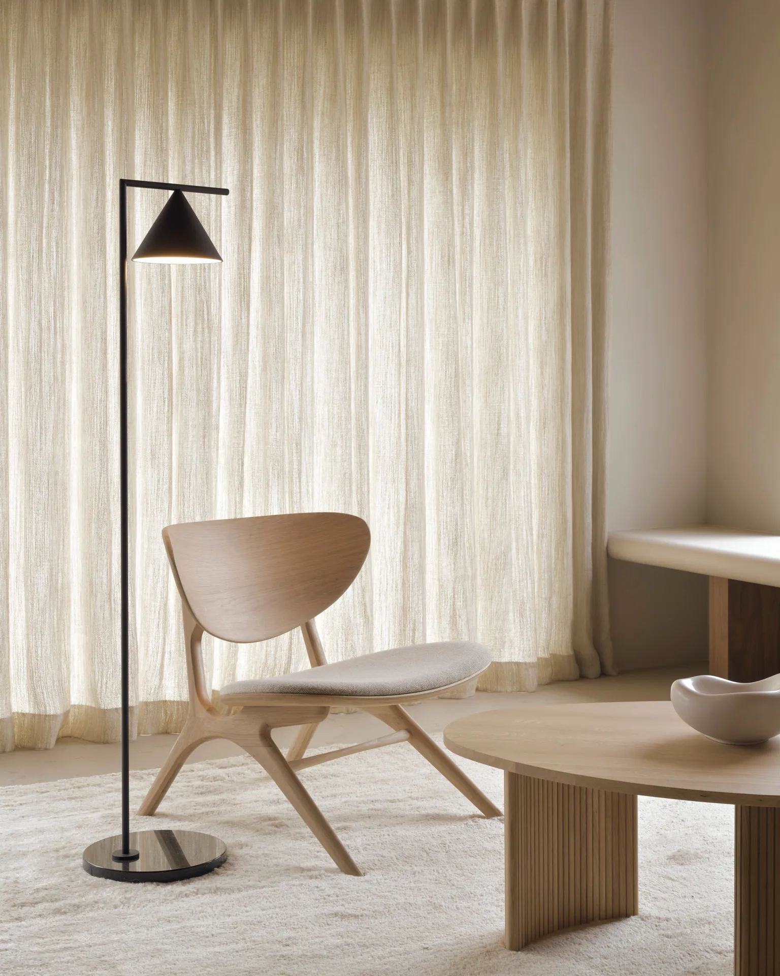 Eye lounge armchair, Oak, off-white Ethnicraft