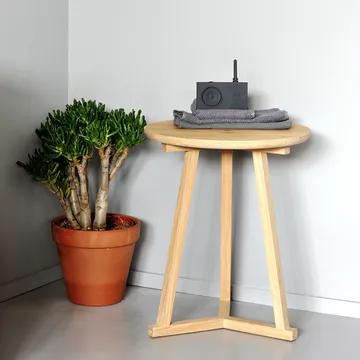 Tripod side table - Black oak small 56x46 cm - Ethnicraft