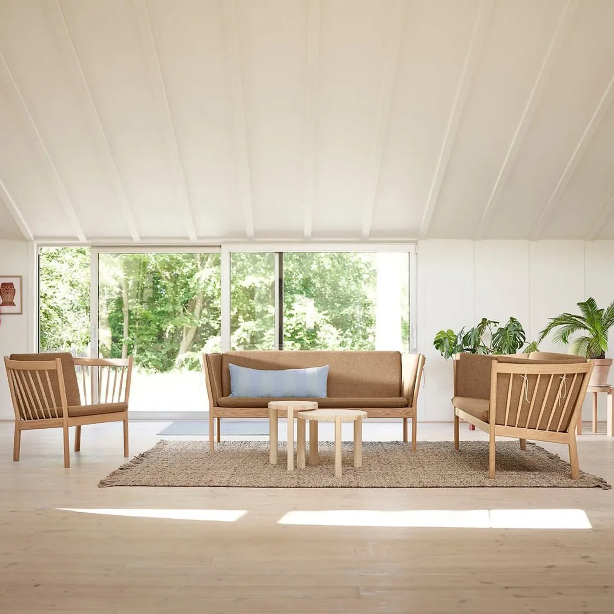 D108 Ragnesminde coffee table Ø48 cm, Pine untreated FDB Møbler