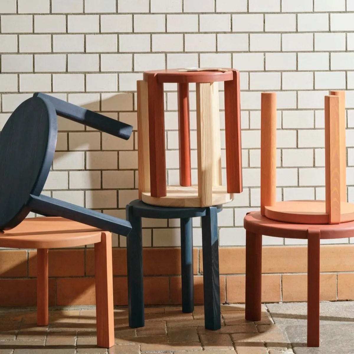 D108 Ragnesminde side table Ø35 cm
, Carmine red FDB Møbler