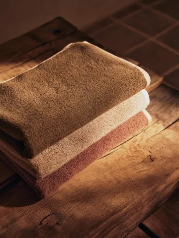 Ekko towel - Olive-cashmere, 50x100 cm - Ferm Living