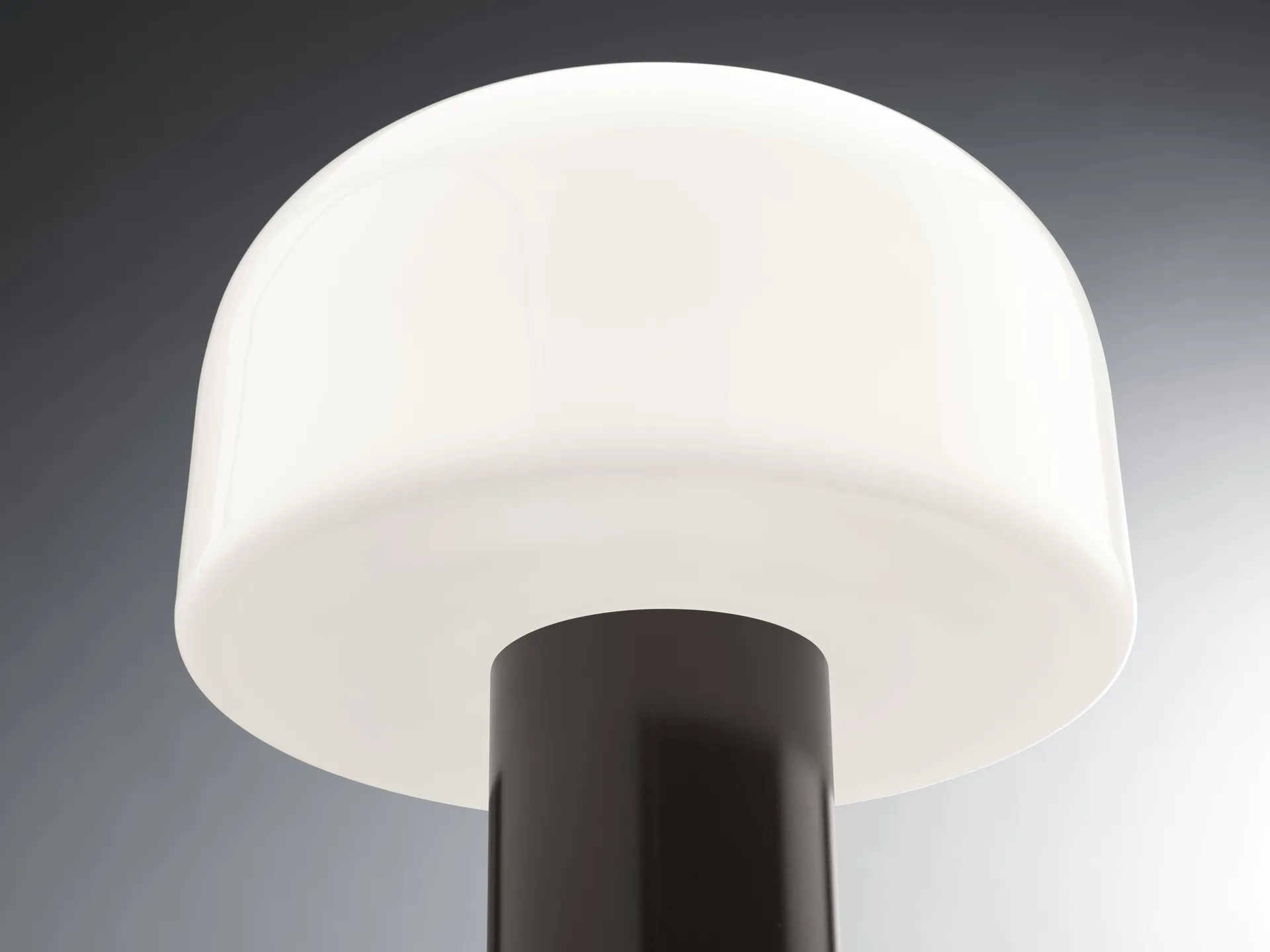 Bellhop Glass T table lamp, Choko Flos