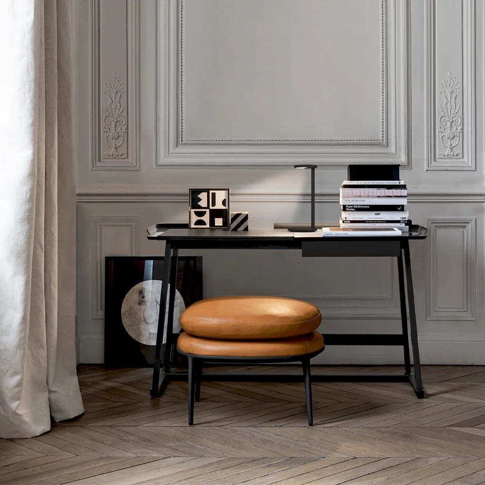 Oblique Qi table lamp, Rust-colored Flos