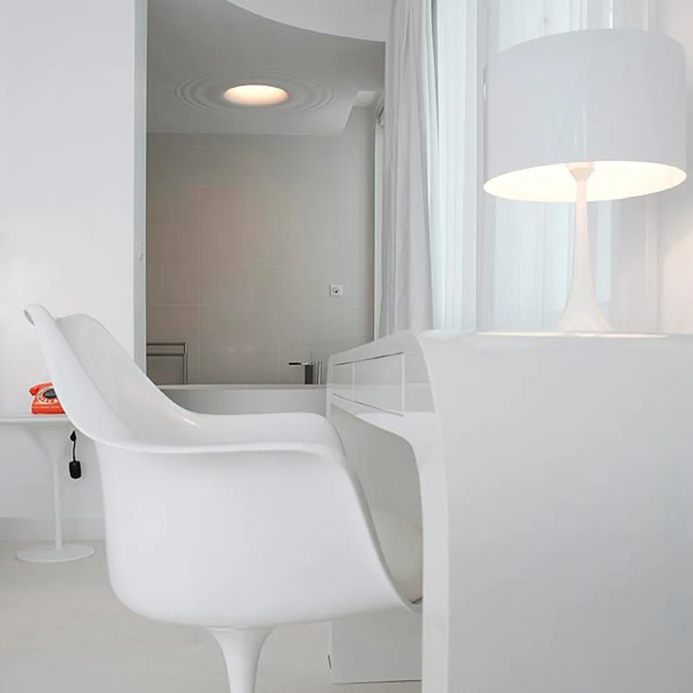 Spun Light T1 table lamp, Black Flos
