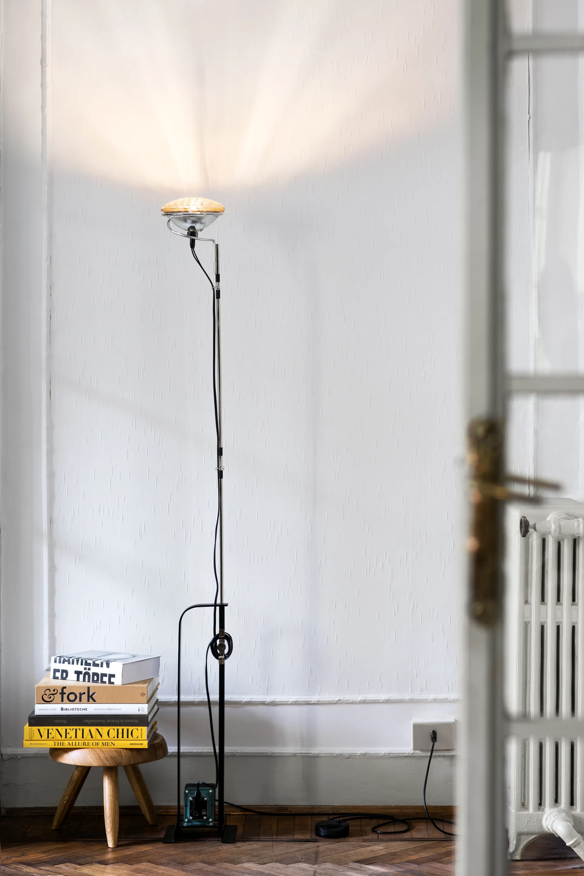 Toio LED floor lamp - black (EU),  Flos