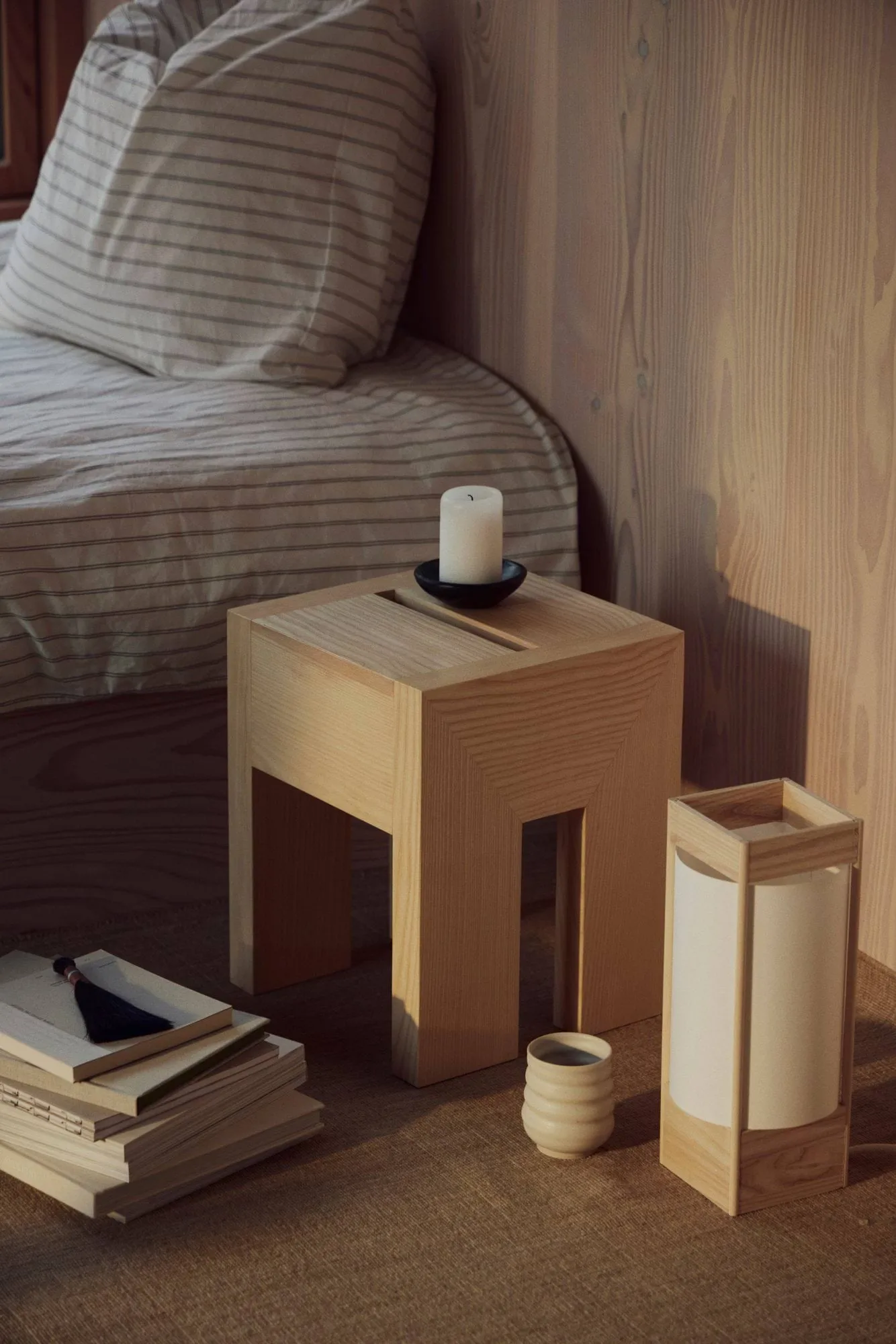 Monolith side table, Oak, 29x29x36 cm Form & Refine