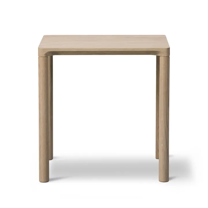 Piloti 6700 side table - Lacquered oak - height 35 cm - Fredericia Furniture