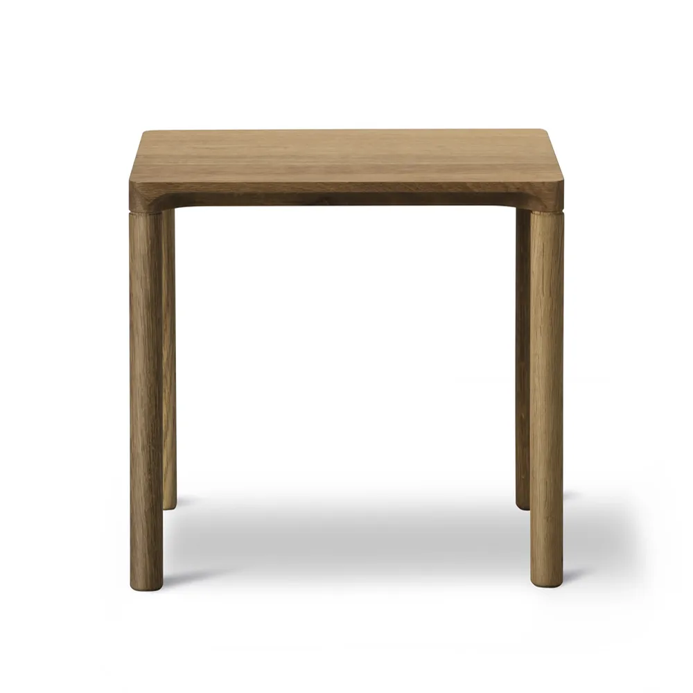 Piloti 6700 side table, Smoked oak-height 35 cm Fredericia Furniture