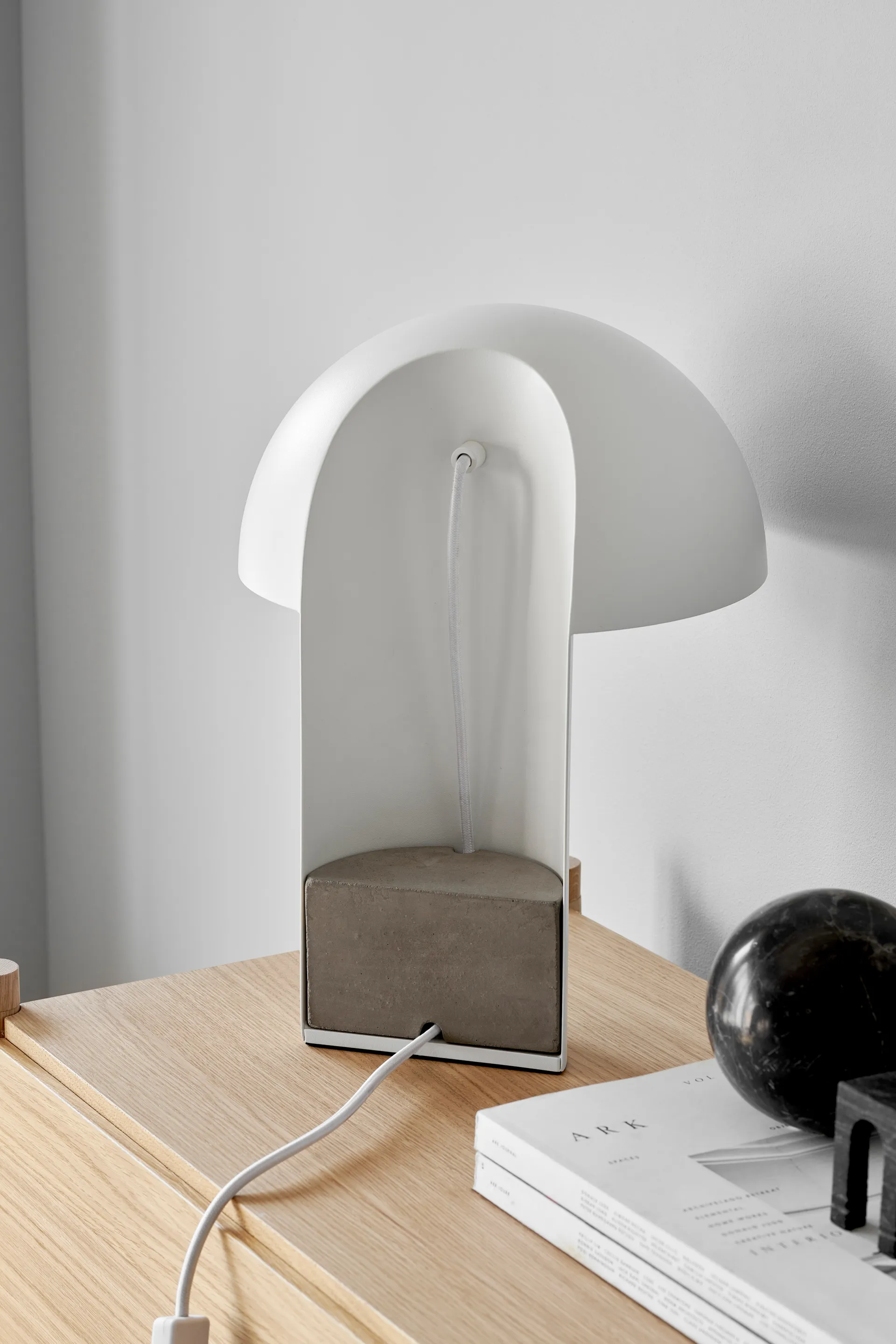 Leery table lamp 40 cm, White Gejst