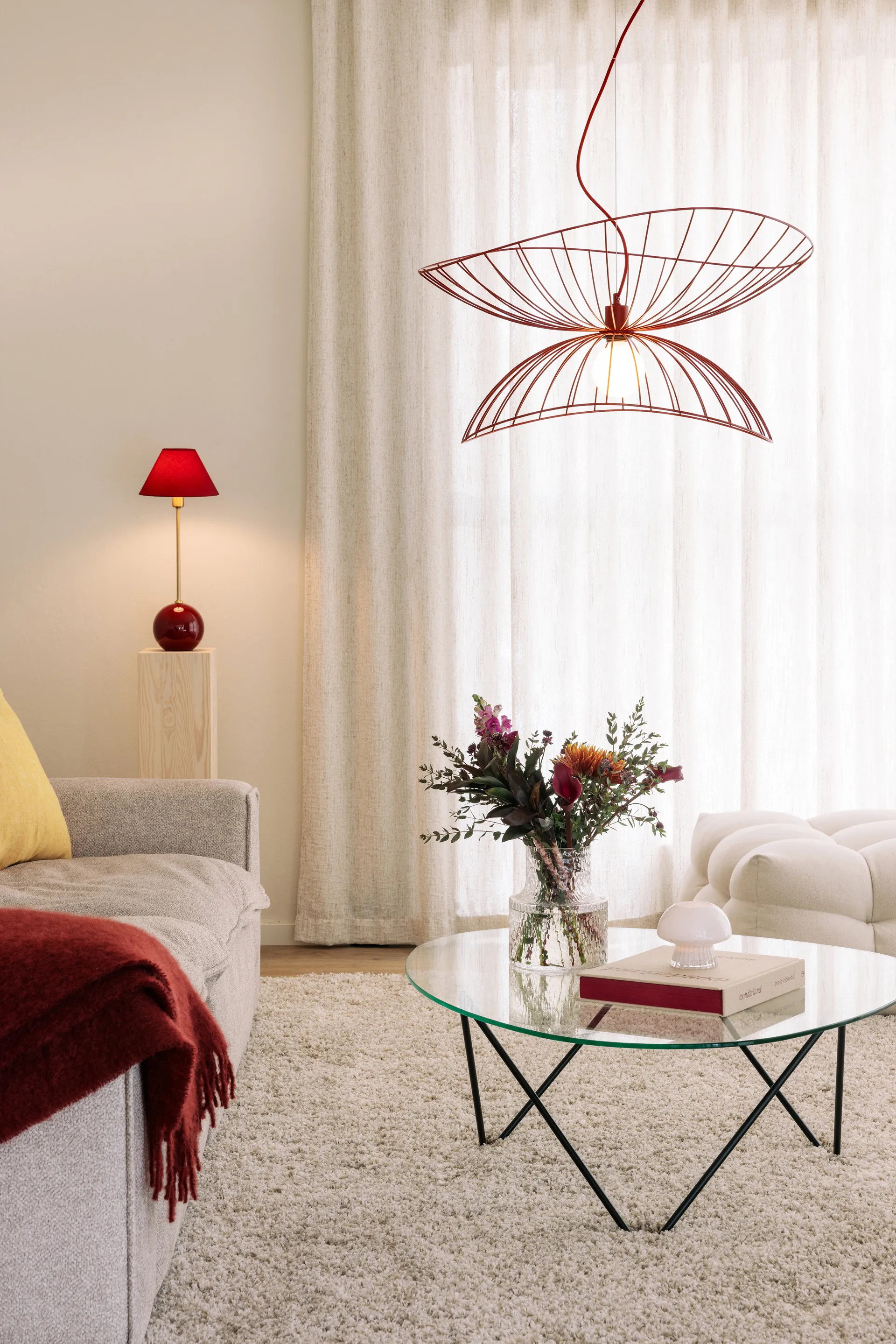 Iris 20 table lamp, Burgundy Globen Lighting