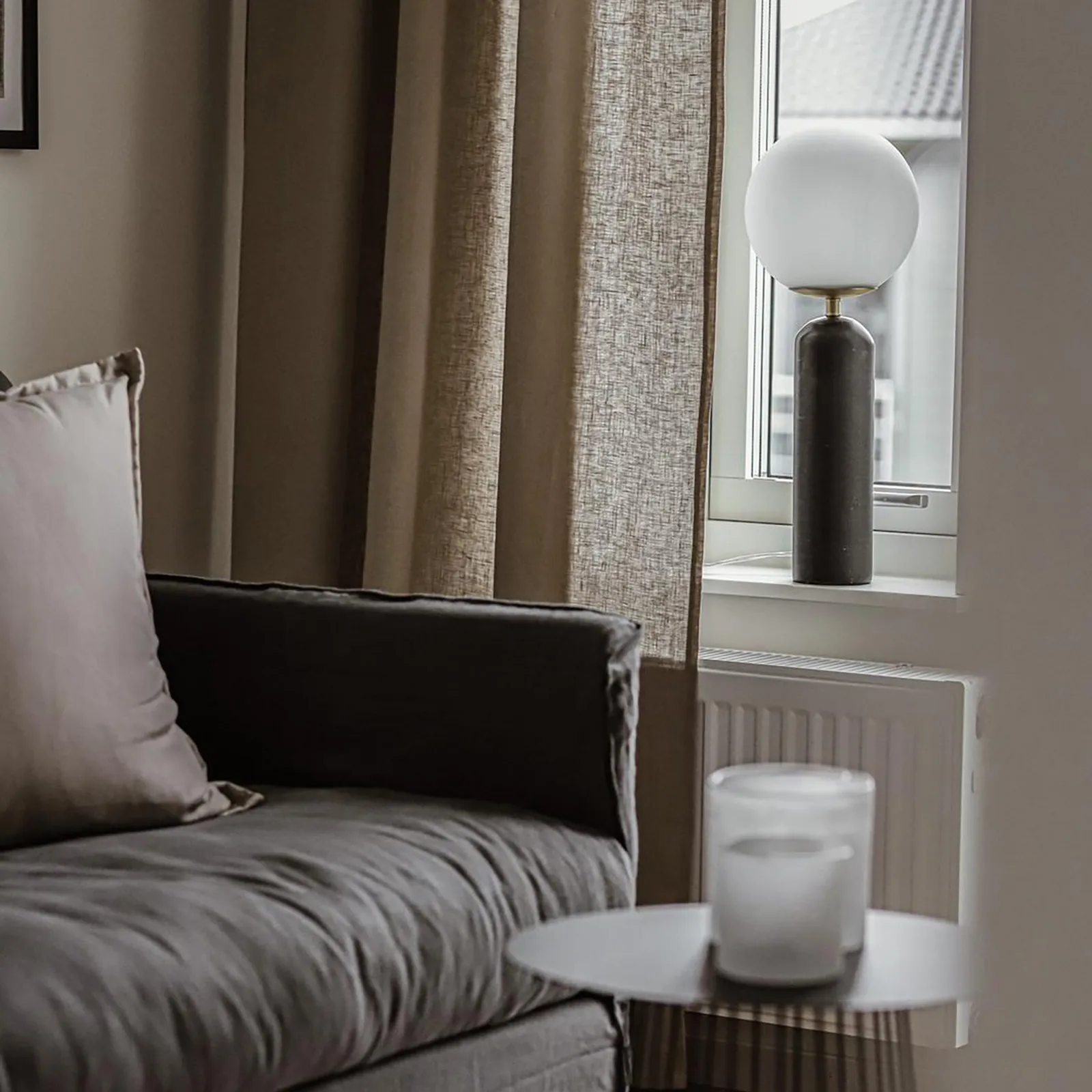 Torrano table lamp, Black Globen Lighting